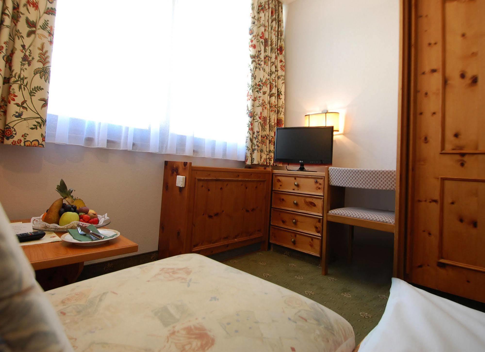 Hotel Alpenland St Johann