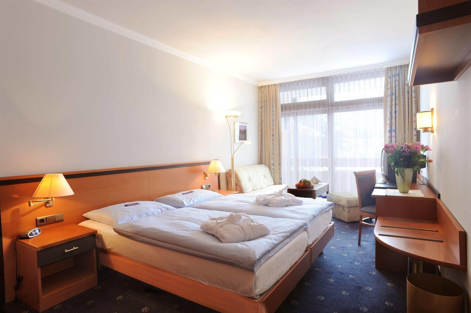 Alpenland St Johann Hotel 4*